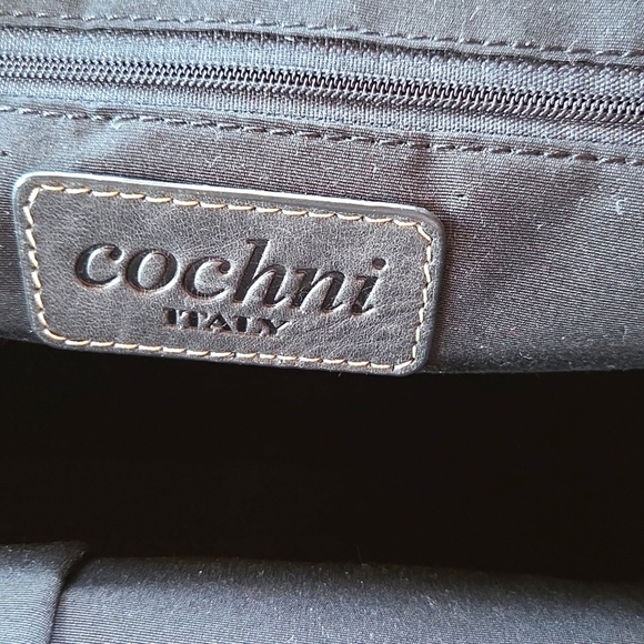 Cochni‎ Italy Elegant Gray Handbag with Silver Buckle Details - Picture 8 of 8